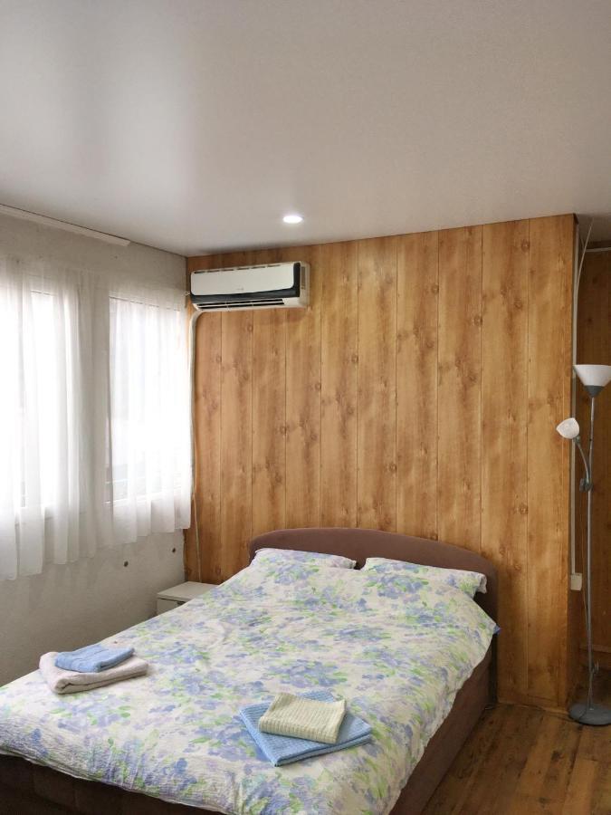 贝尔格莱德 Splav Guest Hause Gusar酒店 外观 照片